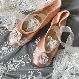 Vintage Nicolini Pointe Toe Shoes | Elegant Ballet Decor with Pastel Flowers & Lace | Shabby Chic Ballerina Gift,  Antiques Shop Decor