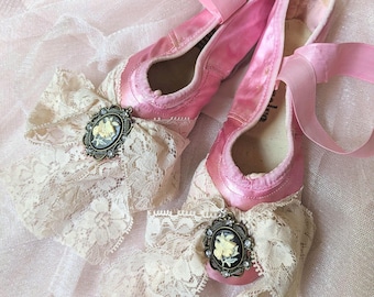 Vintage Pink Ballerina Pointe Shoes with Rose Cameo & Soft Lace Bows, Baroque Style Vintage Ballet Decor. Romantic Ballet Gift, Collectible