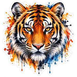Könnte beinhalten: Ein Aufkleber mit einer detaillierten Illustration eines Tigerkopfes mit orangefarbenem, schwarzem und weißem Fellmuster. Das Design wird durch dynamische Aquarellspritzer in leuchtendem Orange, tiefem Blau und Schwarz akzentuiert.