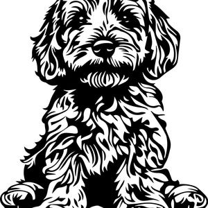 Op de afbeelding: Een zwart-wit illustratie van een hond, waarschijnlijk een Goldendoodle, in een zittende positie. Het kunstwerk toont gedetailleerde lijnen om de pluizige vacht en gezichtskenmerken van de hond weer te geven. De poten van de hond zijn zichtbaar en het ontwerp is strak en modern.