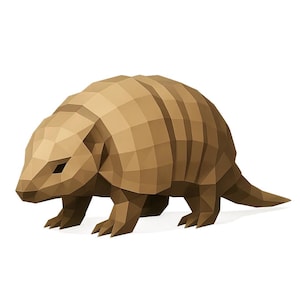 Op de afbeelding: Een low-poly geometrisch beeldhouwwerk van een gordeldier in bruintinten. Het kunstwerk heeft een gesegmenteerd pantser, kleine poten en een puntige snuit. Het gordeldier wordt afgebeeld in een loopstand.