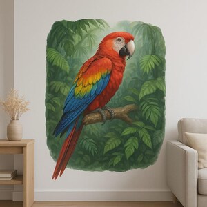 Può includere: Una vivace stampa artistica da parete di un'ara scarlatta appollaiata su un ramo, sullo sfondo di un lussureggiante fogliame verde. L'uccello presenta un piumaggio rosso brillante, giallo e blu. L'opera è incorniciata da un bordo verde.