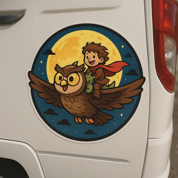 満月の中でフクロウがドラゴンに乗るコミックステッカー 満月の中でフクロウがドラゴンに乗るコミックステッカー