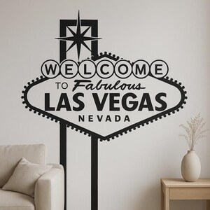 Cooles Las Vegas Wandtattoo – Stadt-Silhouette mit Spielkarten, Würfeln & Leuchtschrift für Wohnzimmer, Bar oder Wohnmobil für Vegas-Fans