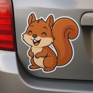 Pegatina de ardilla divertida: adorable animal de dibujos animados con una gran sonrisa. Ideal para coche, portátil o scrapbooking. Motivo forestal. Ideal para niños.
