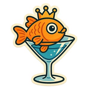 マティーニグラスに入った王冠をかぶった金魚 – 面白い漫画ステッカー – 耐候性 – 動物、パーティー、ユーモア好きへのギフト