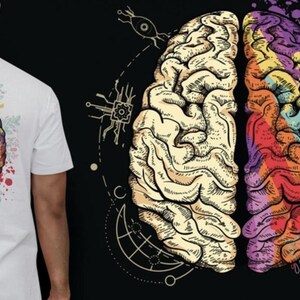 Könnte beinhalten: Weißes T-Shirt mit einem farbenfrohen Gehirn-Grafik. Die Gehirn-Illustration ist geteilt, eine Seite in Beige, die andere in leuchtenden Rot-, Lila- und Gelbtönen. Das Design befindet sich vor einem schwarzen Hintergrund.