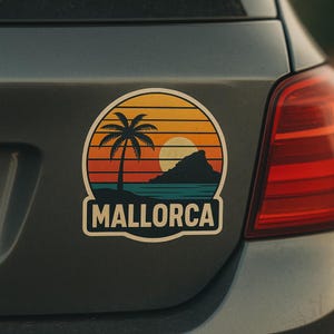 Adesivo retrò con tramonto a Maiorca, adesivo vintage per auto, laptop, camper, regalo per amanti dei viaggi, della spiaggia e delle vacanze.