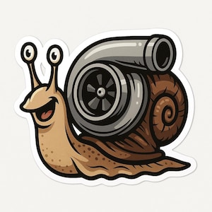 Puede incluir: Un caracol de dibujos animados con una concha marrón y un gran turbocompresor plateado en la espalda. El caracol tiene una cara sonriente y mira hacia la derecha.