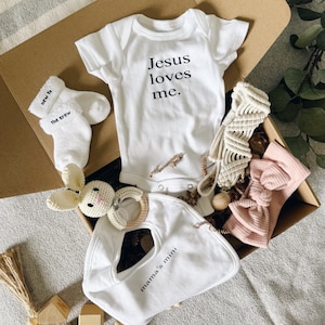 Neues Baby-Geschenkpaket / personalisierter Geschenkkorb, Willkommensbaby, neue Mama-Geschenk, Neugeborenengeschenk, Geschenkbox für Baby, Baby-Geschenk für Jungen, Geschenk-Baby-Geschenk