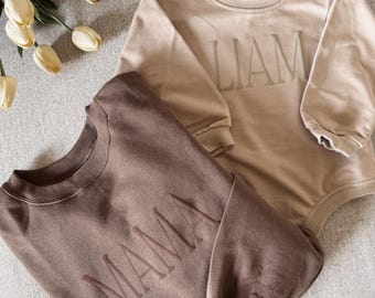 Conjunto personalizado de vinilo abullonado para mamá y yo, con mangas y cuello redondo personalizados y mono.