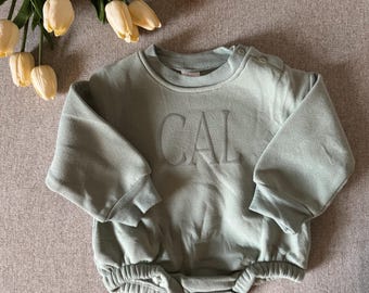 Mono de vinilo abullonado con nombre de bebé personalizado, mangas personalizadas, ropa neutra