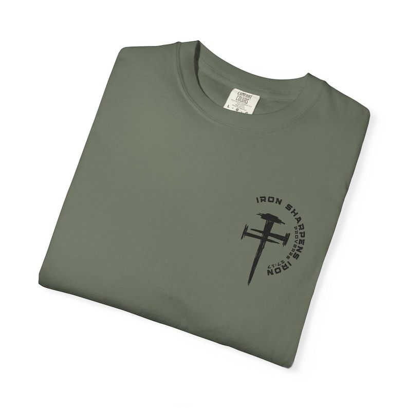 Eisen schärft Eisen Christian Gym Shirt Gym Pump Christian Kleidung Sprüche Bibel Vers Shirt Christian Streetwear Jesus Christian Man Shirt Bild 10