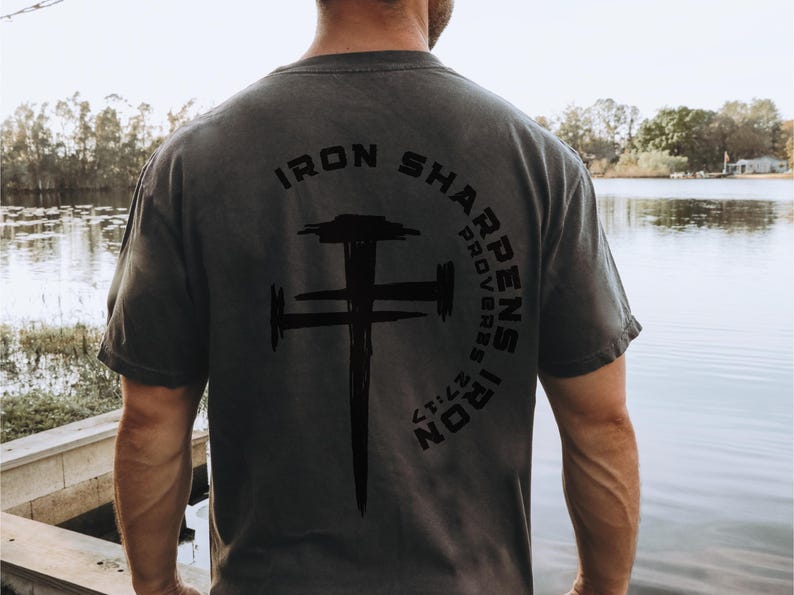 Eisen schärft Eisen Christian Gym Shirt Gym Pump Christian Kleidung Sprüche Bibel Vers Shirt Christian Streetwear Jesus Christian Man Shirt Pepper