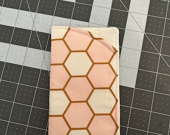 Étui à lunettes rose hexagonal