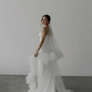 Velo de novia de tul con volantes, estilo catedral, de dos niveles