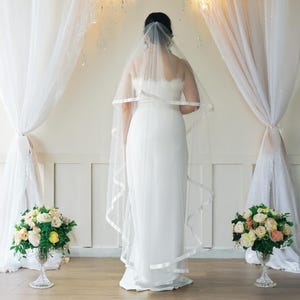 Satin Edge Tulle Wedding Veil: Classic Bridal Veil with Comb