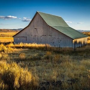 Eastern Oregon Barn Print, Barn Wall Art, Oregon landscape photo, Oregon Barn print, Rustic Barn photo, Ranch wall art, eastern oregon art