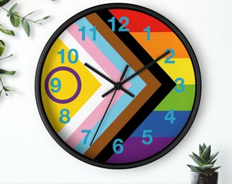 Horloge murale drapeau de la fierté Vibrant Progress - Décoration de la fierté LGBTQ pour elle, lui ou eux. Un cadeau idéal pour ceux qui apprécient la diversité et l'égalité