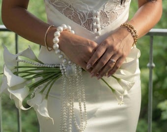 Beaded pearl wedding bridal bouquet flowers made with calla lilies for brides or bridesmaids