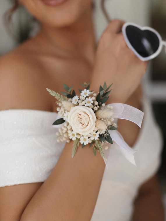 Wrist Corsages/Corsages/Wedding Corsages/Dry Flower Corsages/Ladies Corsages/Pampas Grass Corsages/Flower Bracelet/Handmade Corsages