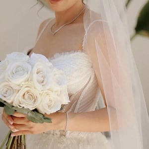 Rose and Baby&#39;s Breath Bridal Bouquet, White Wedding Bouquet, Boho Flower Bouquet, White Bridesmaid Bouquet, Design in Rose