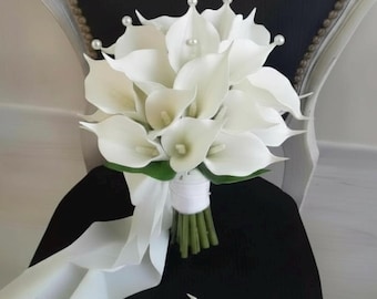 Calla lily adorned with pearls, Customizable, bridal bouquet, calla lily pearl bridal adornment, bridal accessory, trendy bouquet