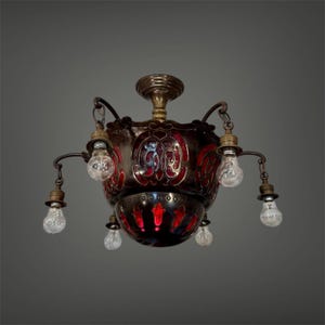 深紅のガラスパネルを備えた真鍮とブロンズの豪華なアールヌーボーシャンデリア、フランス1900年代 / アールデコシャンデリア / フランスのアールヌーボーランプ