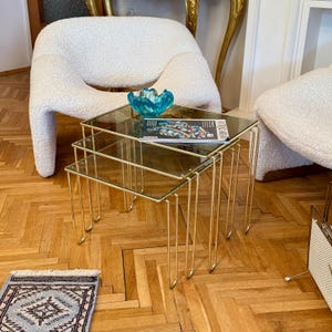 Hollywood Regency Nesting Tables, 3er Set, Belgien 1970er Jahre / Couchtisch / Beistelltisch / Beistelltisch / Goldene Tische / Wohnkultur / Maison Jensen
