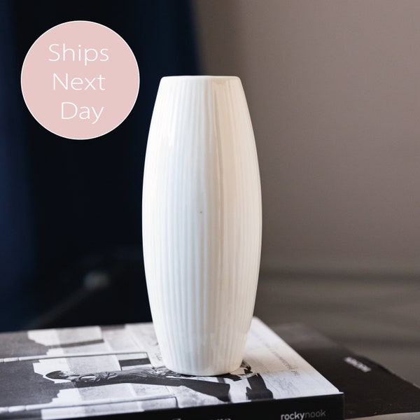 Minimalist Vase, Modern Vase Set, White Vases, Handmade Ceramic Vase, Nordic Decor, Sculpture Decor, Sculptural Vase