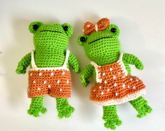 Crochet Pattern: Mr and Mrs Froggy in Dress; Toad/Frog Amigurumi Pattern