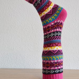 Handmade Peruvian alpaca wool socks, lightweight thermal winter footwear, colorful artisanal alpaca socks, hypoallergenic foot warmers Pink