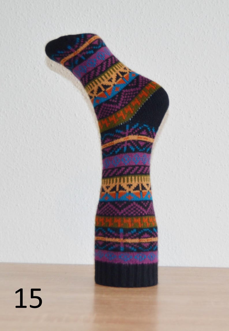 Handmade Peruvian alpaca wool socks, lightweight thermal winter footwear, colorful artisanal alpaca socks, hypoallergenic foot warmers Black
