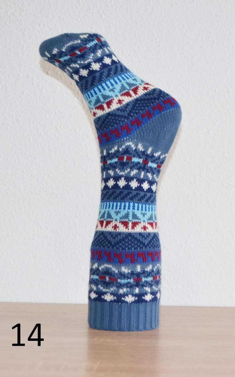 Handmade Peruvian alpaca wool socks, lightweight thermal winter footwear, colorful artisanal alpaca socks, hypoallergenic foot warmers Blue