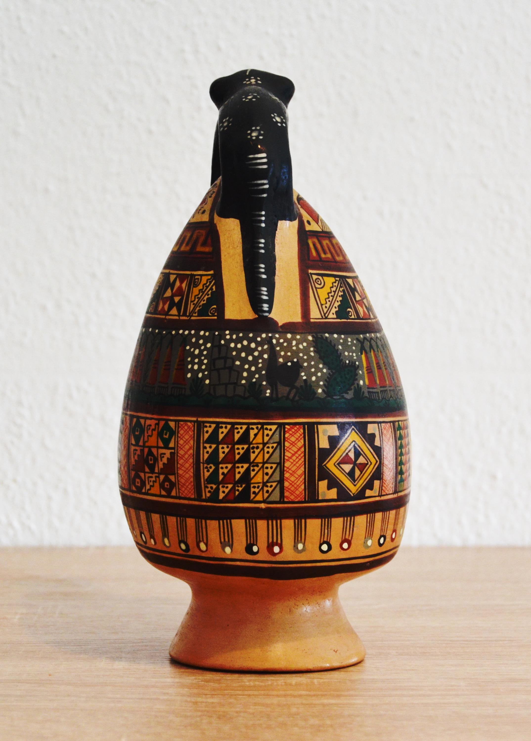 ペルーのインカのテラコッタの水差し、手描きのプレコロンビア時代の