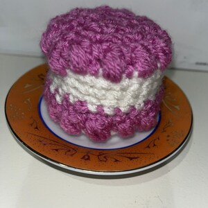 Crocheted mini cake