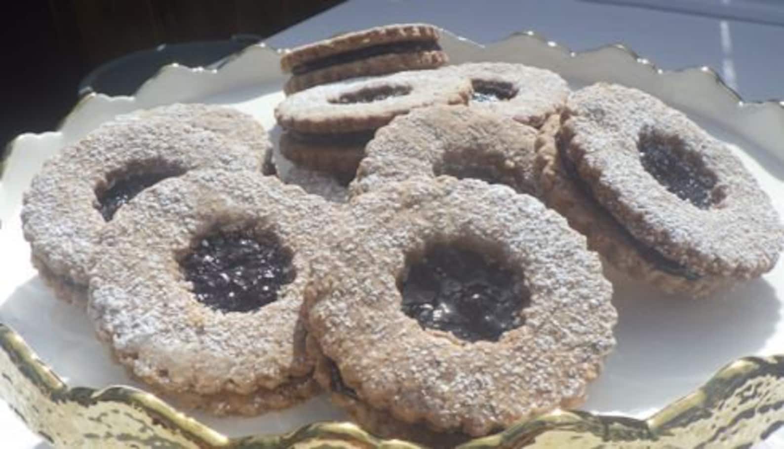 Linzer Tartlets LudwigsGermanBakery
