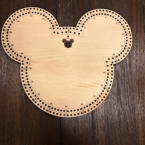 Wooden Cribbage Board, Mouse-Shaped Handmade Game Board with Pegs