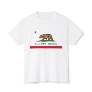 California Republic Bear Flag Unisex Tee | Vintage-Inspired California T-Shirt | West Coast Pride | Gift for Californians