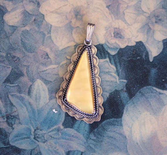 Native American Indian Sterling & Shell Pendant S… - image 1
