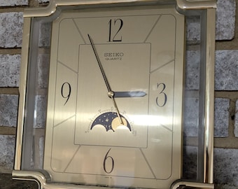 Stary zegar biurkowy Seiko Quartz z fazami księżyca w kolorze złotym, Japonia, lata 80., serwisowany