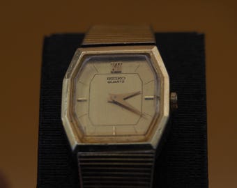 Vintage 1983 Seiko Quartz Gold Tone Octagonal Ladies Dress Watch 2C20-5840 Mesh Bracelet