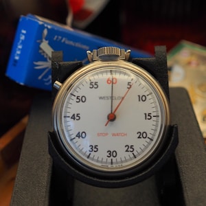 Cronómetro mecánico vintage West Clock cromado de 60 segundos para entrenamiento deportivo.