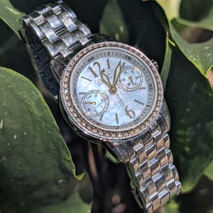 Citizen Eco-Drive FD1046 Silhouette Crystal | Blå pärlemor Day-Date | Solcellsdriven damklocka | Begagnad i mycket gott skick