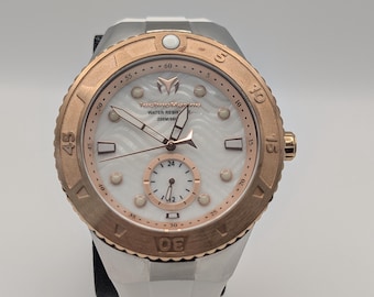 Zegarek nurkowy TechnoMarine Cruise Monogram TM-121241 z białą tarczą MOP Wave w kolorze różowego złota z pudełkiem