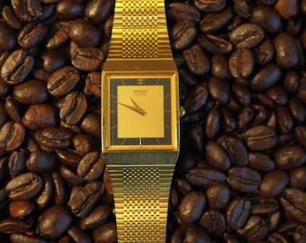 Neo-Vintage Seiko Kwarcowy Kwadratowy Zegarek Dwukolorowy Czarny Tarcza Szampańska Złota Bransoleta Siatkowa 5Y00-5020 Japonia