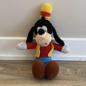 Disneyland Walt Disney Goofy Plush Older Version Made in Korea