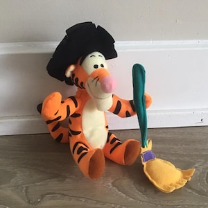 Vintage 1999 Disney Winnie the Pooh Tigger Stuffed Animal Plush Toy 6.5&quot;