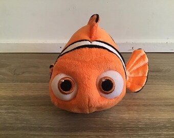 Disney Finding Nemo Stuffed Animal Plush Toy 7"