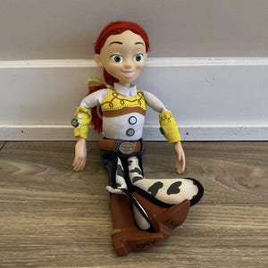 Disney Toy Story 14” Talking Jessie Doll With Pull String